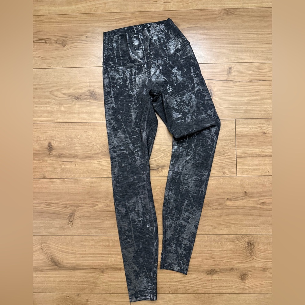 Lulu Lemon High-Waist Textured Black & Gray Leggings